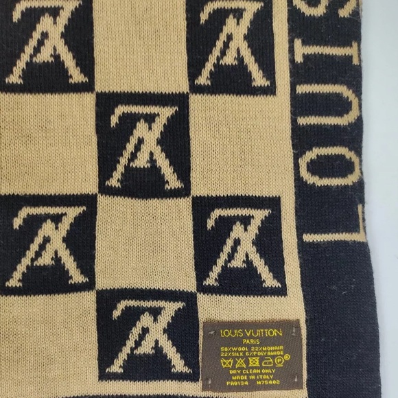 Louis Vuitton soft wool scarf - Picture 7 of 7